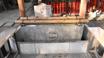 境内（手水舎）