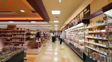 スーパー店内（野菜売り場）