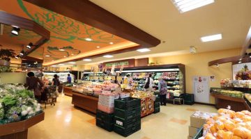 スーパー店内（野菜売り場）
