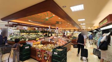 スーパー店内（野菜売り場）