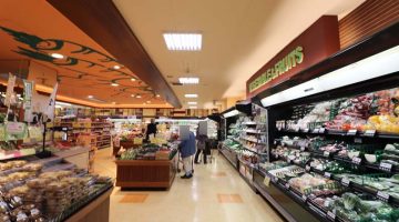 スーパー店内（野菜売り場）