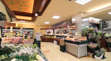 スーパー店内（野菜売り場）